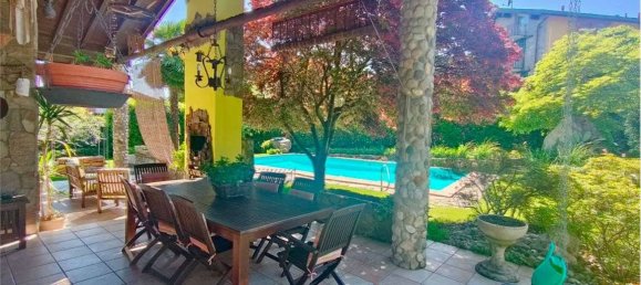 4 bedrooms Villa in Besozzo, Italy No. 342839 7