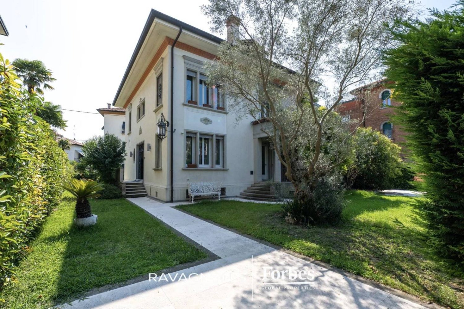 3 bedrooms Villa in Venice, Italy No. 292039