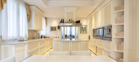 3 bedrooms Villa in Venice, Italy No. 292039 14