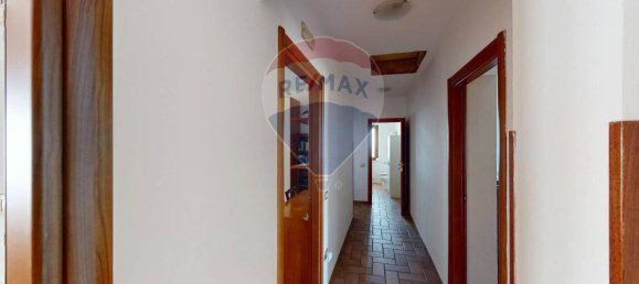 Casa de 8 divisões em Assisi, Italy N.º 237342 9