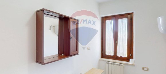 Casa de 8 divisões em Assisi, Italy N.º 237342 24