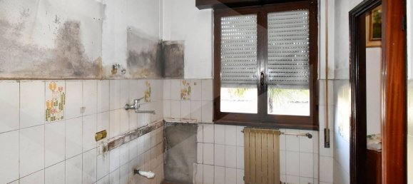 3 Schlafzimmer Villa in Parabiago, Italy, Nr. 23206 4