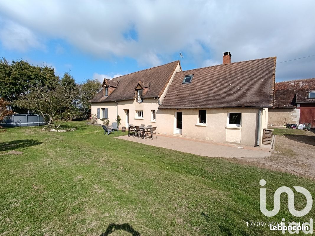 Дом с 6 комнатами в Сен-Ипполит, Франция № 234209