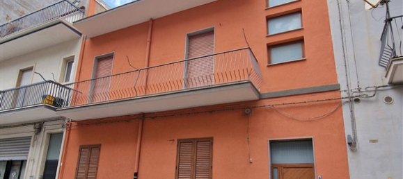 Дом с 4 спальнями в Рагуза, Италия № 163639 2