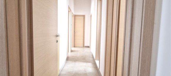 Дом с 4 спальнями в Рагуза, Италия № 163639 3