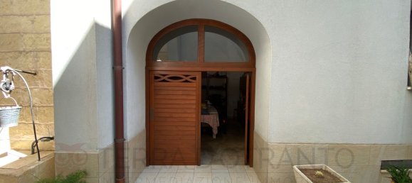 Edificio de 8 dormitorios en Minervino di Lecce, Italy No. 63405 37