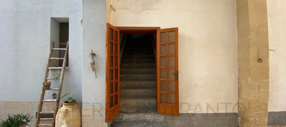 Edificio de 8 dormitorios en Minervino di Lecce, Italy No. 63405 41