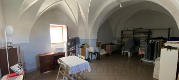 Edificio de 8 dormitorios en Minervino di Lecce, Italy No. 63405 46