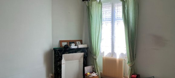 Casa de 3 dormitorios en Saint-Amand-Montrond, France No. 73944 8