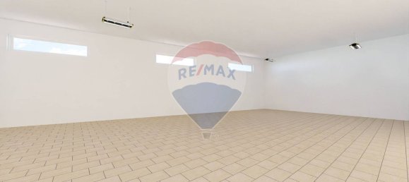 24m² Garage in Pescara, Italy No. 297004 12