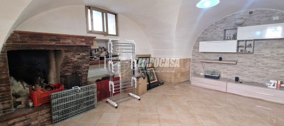 3 Schlafzimmer Haus in Bari, Italy, Nr. 318647 2