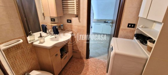 3 Schlafzimmer Haus in Bari, Italy, Nr. 318647 5