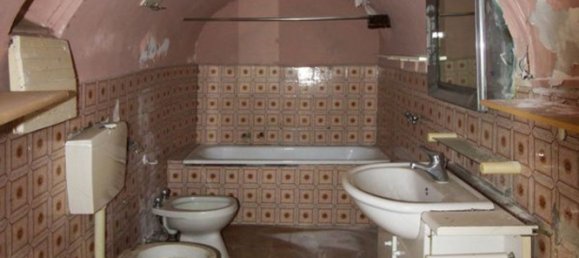 4 rooms House in Blessagno, Italy No. 160230 19