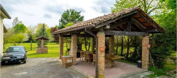 5 rooms House in Rio Saliceto, Italy No. 37016 4