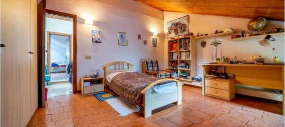 5 rooms House in Rio Saliceto, Italy No. 37016 14