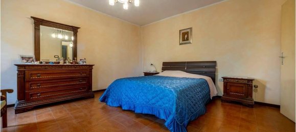 5 rooms House in Rio Saliceto, Italy No. 37016 13