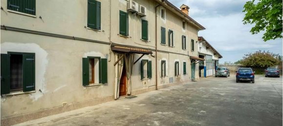 5 rooms House in Rio Saliceto, Italy No. 37016 2