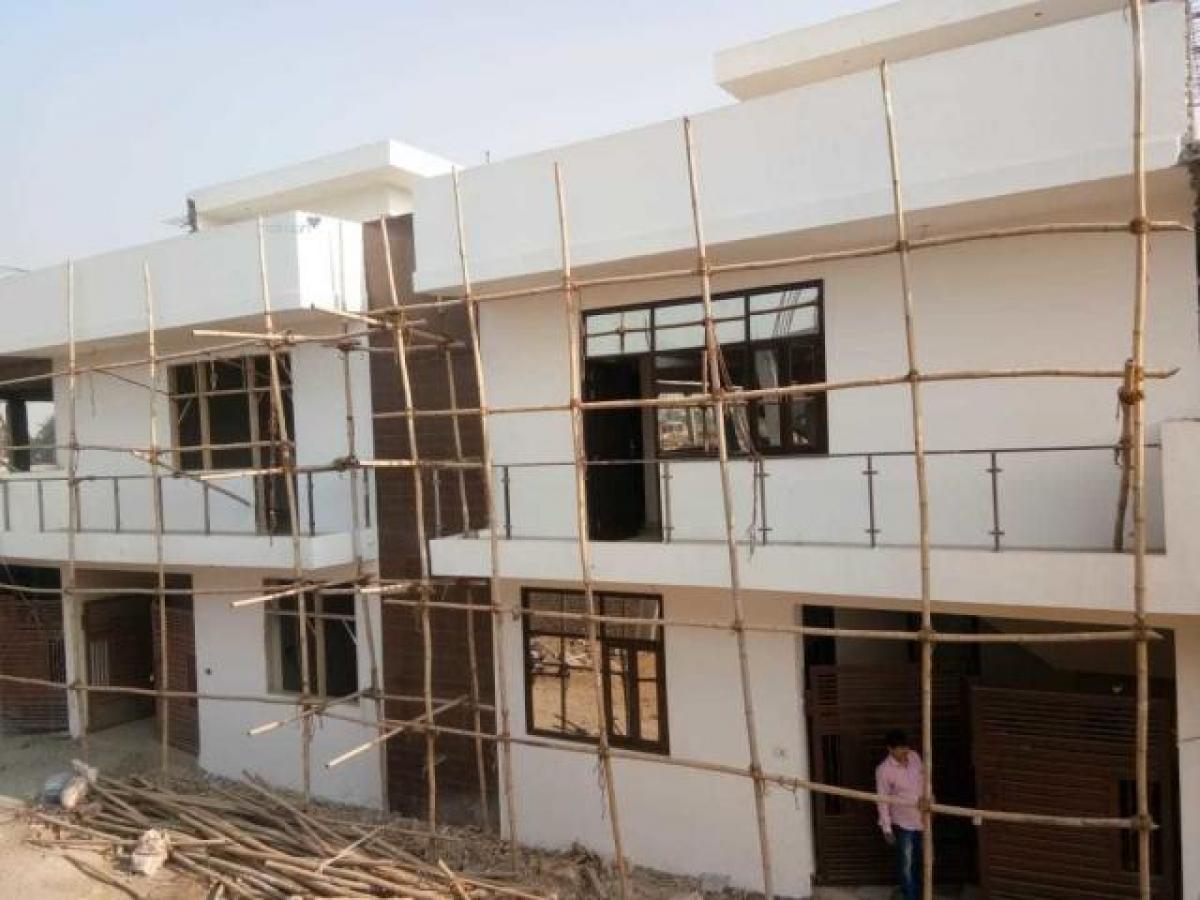 3 bedrooms House in Noida, India No. 67945