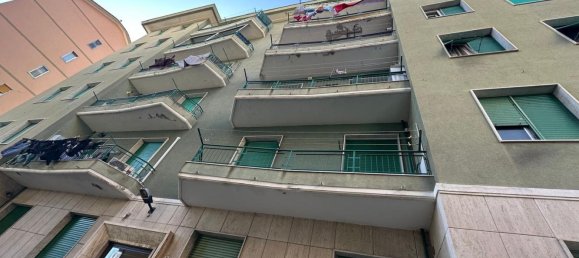 Apartamento de 3 habitaciónes en Genoa, Italy No. 39225 3