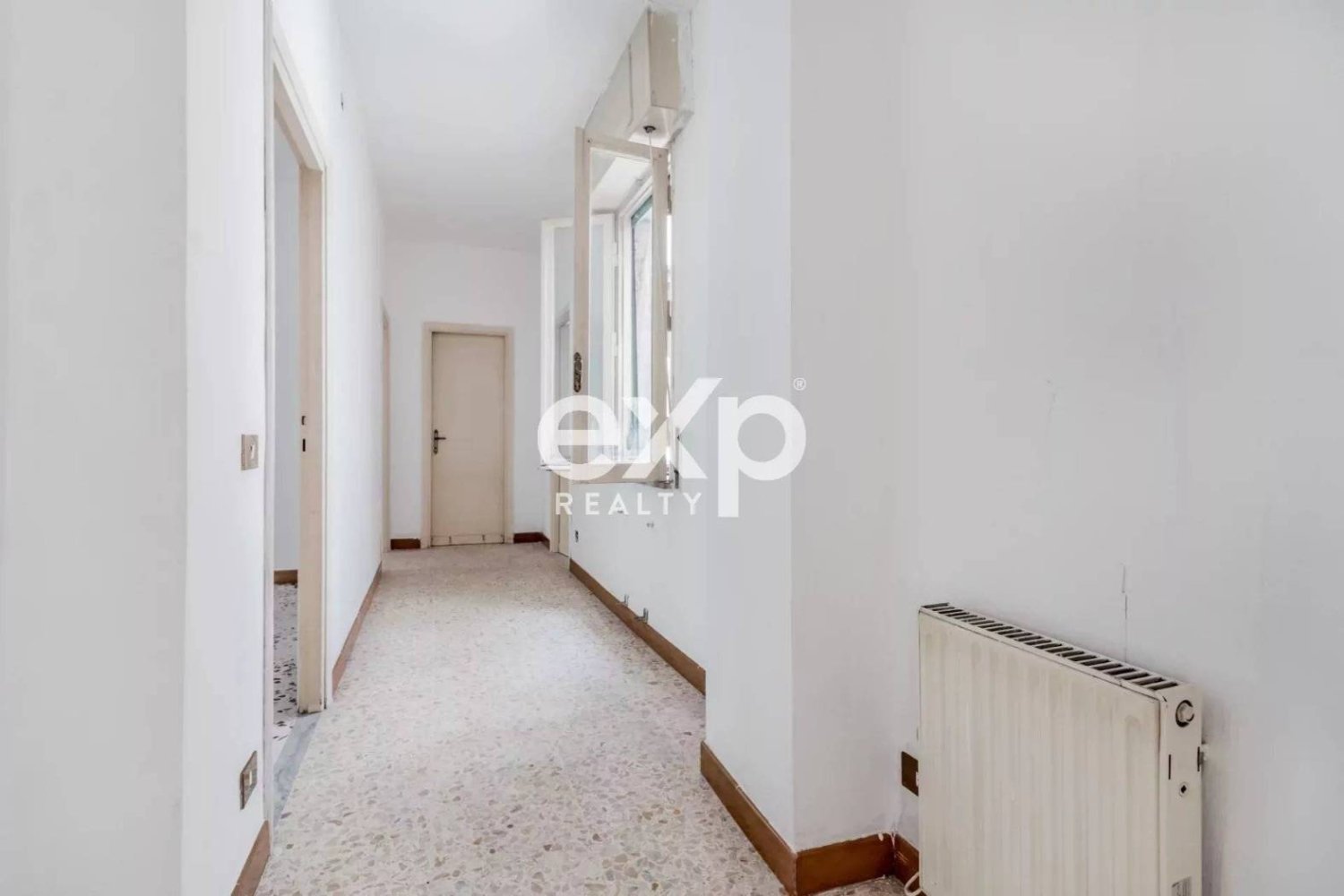 120m² Office in Subiaco, Italy No. 327639