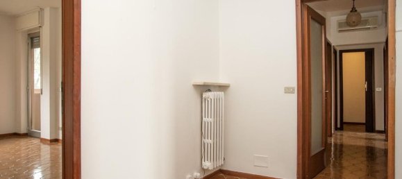 5 rooms Apartment in Verona, Italy No. 308877 11