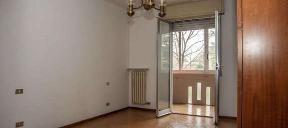 5 rooms Apartment in Verona, Italy No. 308877 8