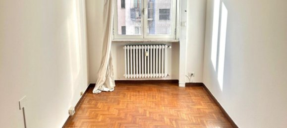 3 rooms Apartment in Milan, Italy No. 273682 25