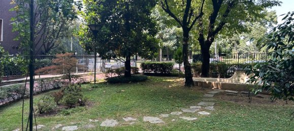 3 rooms Apartment in Milan, Italy No. 273682 7