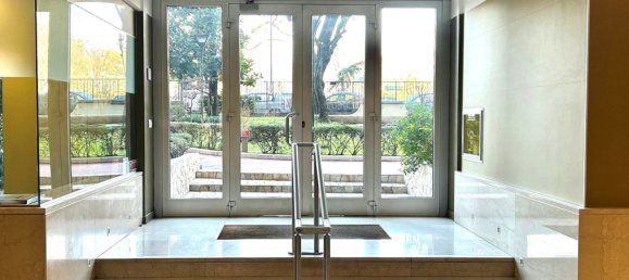 3 rooms Apartment in Milan, Italy No. 273682 10