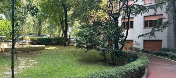 3 rooms Apartment in Milan, Italy No. 273682 6