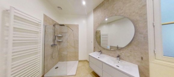 3 bedrooms Apartment in Paris, France No. 336970 6