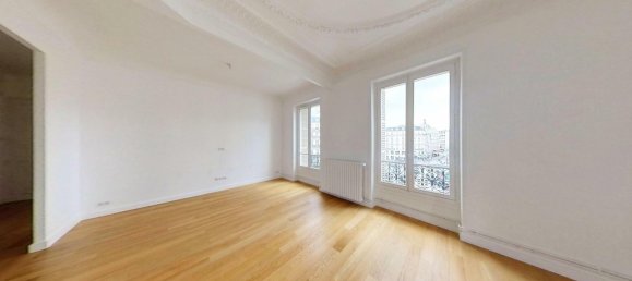 3 bedrooms Apartment in Paris, France No. 336970 8