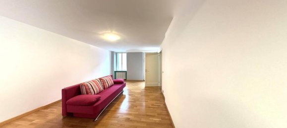 4 bedrooms House in Udine, Italy No. 192844 10