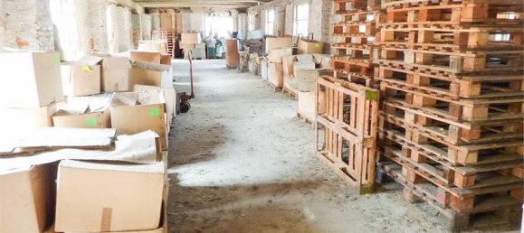 9 rooms Warehouse in Locate Varesino, Italy No. 238046 4