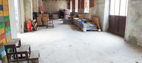 9 rooms Warehouse in Locate Varesino, Italy No. 238046 2