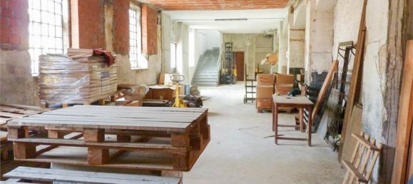 9 rooms Warehouse in Locate Varesino, Italy No. 238046 3