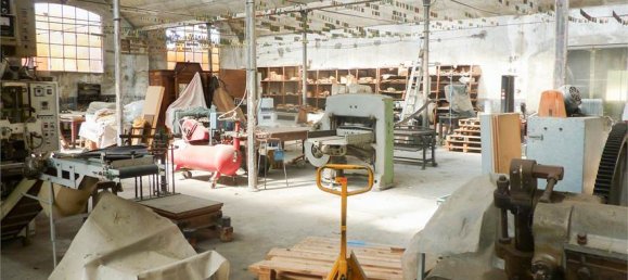 9 rooms Warehouse in Locate Varesino, Italy No. 238046 10