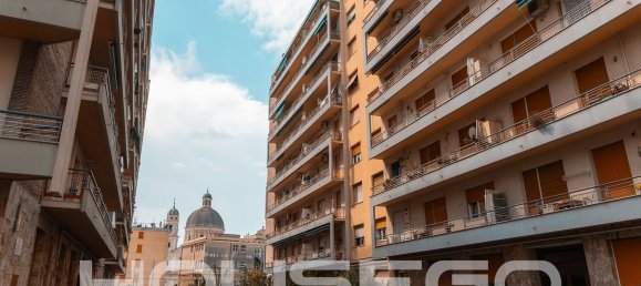 2 bedrooms Apartment in Genoa, Italy No. 358061 2