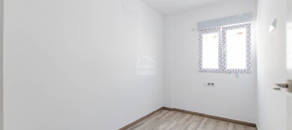 2 bedrooms Apartment in Es Castell, Spain No. 6229 3