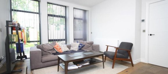 1 bedroom Apartment in Esher, United Kingdom No. 13827 4