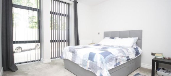 1 bedroom Apartment in Esher, United Kingdom No. 13827 5