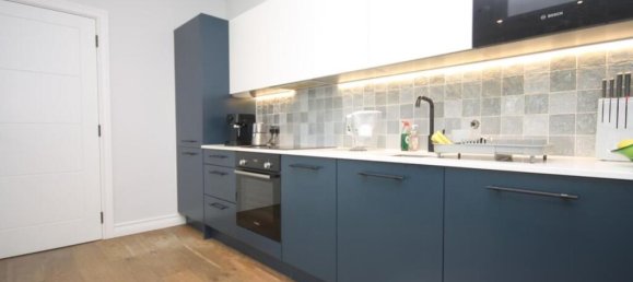 1 bedroom Apartment in Esher, United Kingdom No. 13827 3