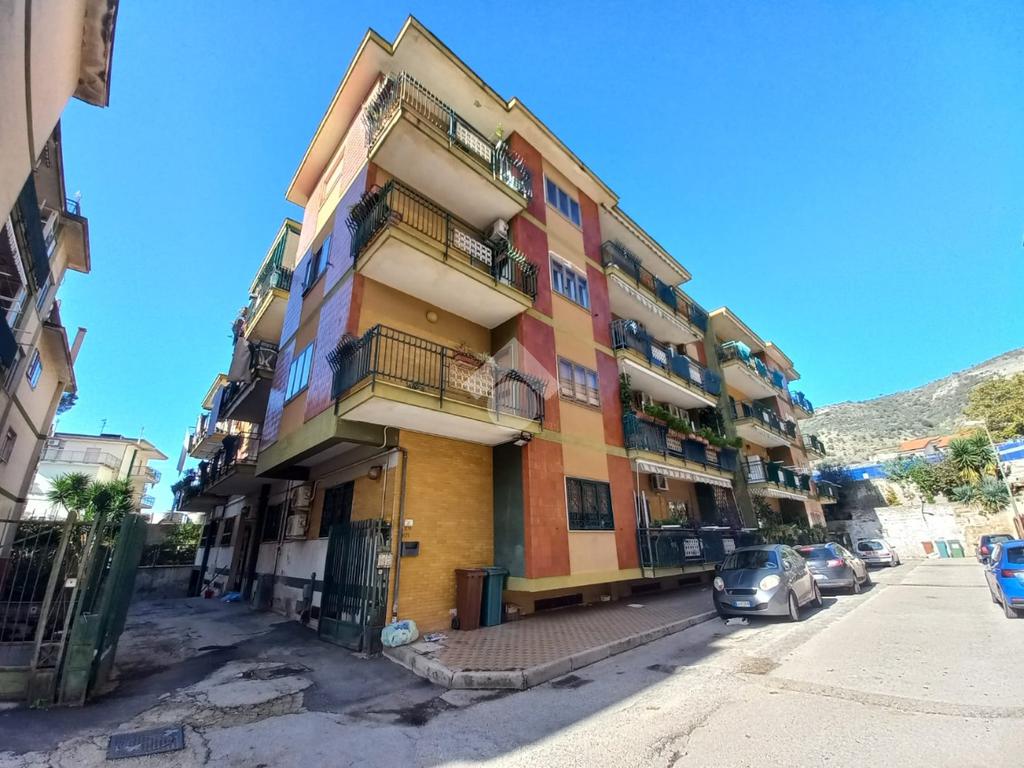 Apartamento T2 em Santa Maria a Vico, Italy N.º 320793
