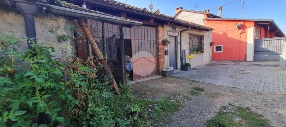 2 bedrooms House in Montanaro, Italy No. 133126 3