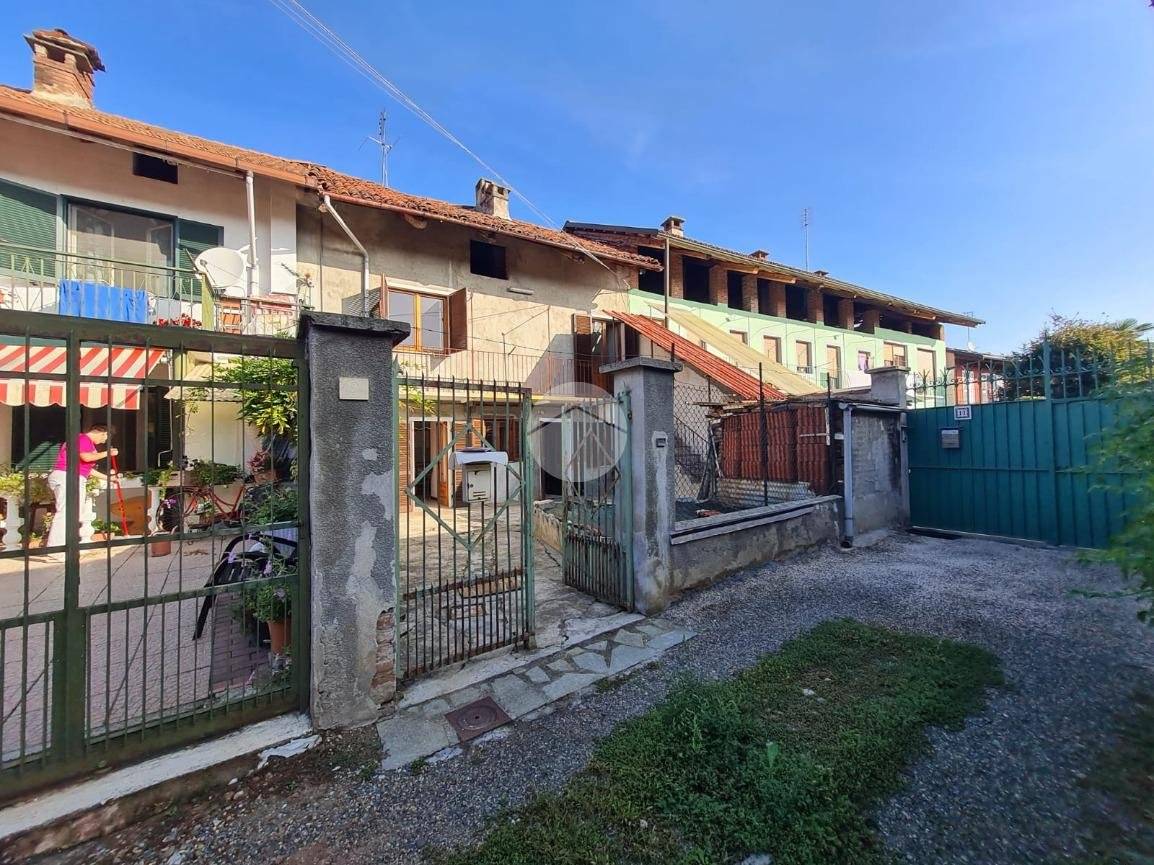 2 bedrooms House in Montanaro, Italy No. 133126