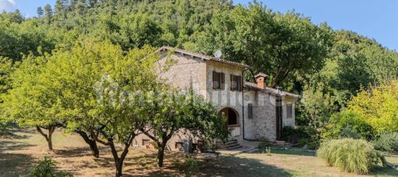 3 bedrooms House in Spoleto, Italy No. 356592 6