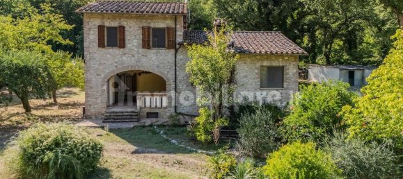 3 bedrooms House in Spoleto, Italy No. 356592 5