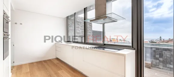 3 bedrooms Penthouse in Cascais, Portugal No. 121037 12
