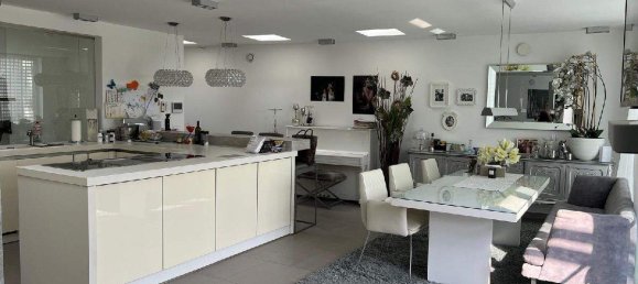 Дом с 4 комнатами в Герасдорф бай Вин, Австрия № 28702 2