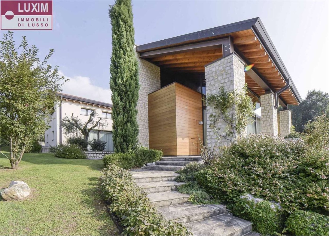 20 rooms Villa in Borso del Grappa, Italy No. 120243